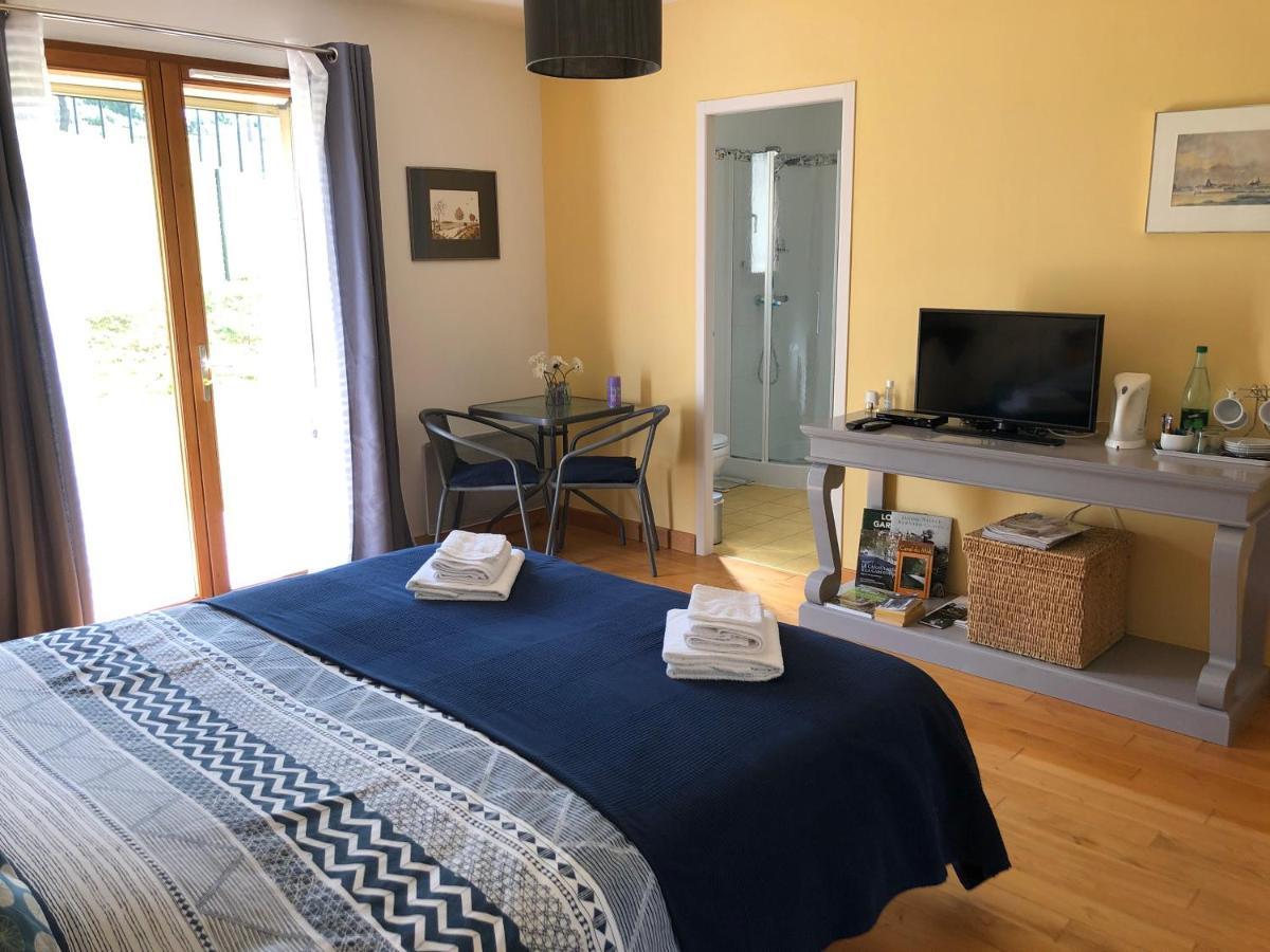 Aux Trois Muriers Villeneuve-sur-Lot Esterno foto